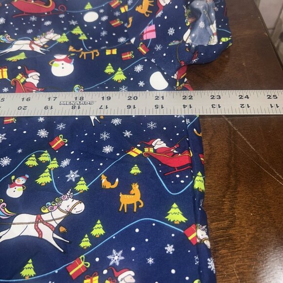 Serene Uniforms Women's Large Scrub Top V neck pockets Santa Christmas Unicorn - Picture 7 of 8